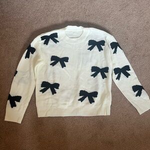 NWOT Women's Cream and Black Bow Sweater